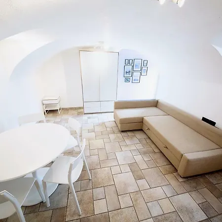 Sun House * אאוסטה